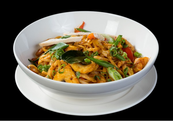 Chicken in Pad Thai sauce with noodles