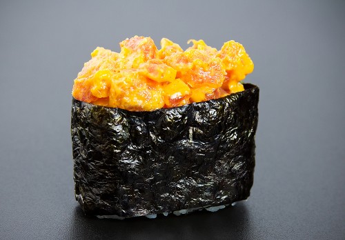 Spicy Maguro nigiri (1 pcs.)